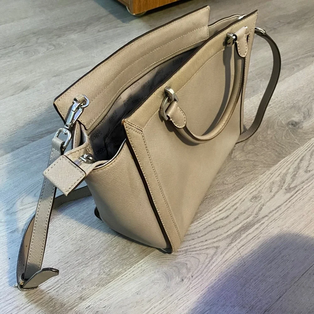 Michael Kors Satchel Bag Womens Medium Taupe Saffiano Leather Crossbody Handbag